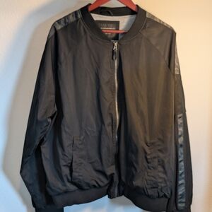 🔥 No Boundaries Camo Stripe Bomber Jacket XL - Streetwear Utility